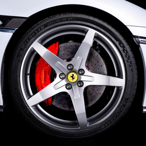 Ferrari Genuine 21 インチ鍛造ホイール